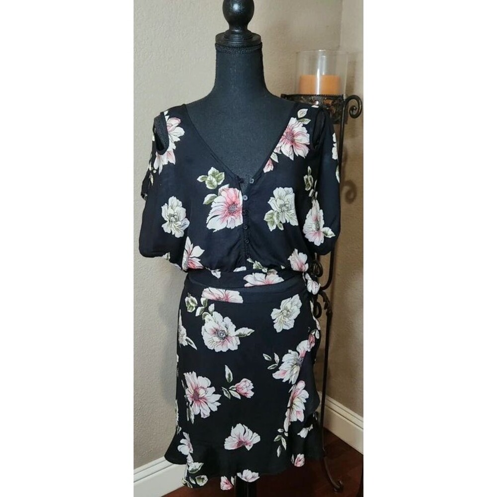 Band of Gypsies Hibiscus 2 piece faux wrap skirt with crop top